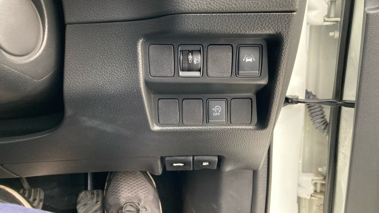 Nissan Qashqai 1.2 DiG-T N-Connecta 5dr Petrol Hatchback